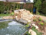 Cascade en pierre et aménagement des abords