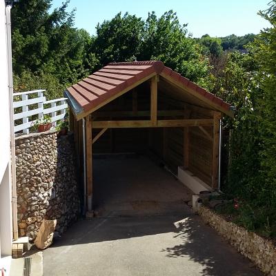 Carport - 9m50x4m pour le stationnement de 2 voitures l'une derrière l'autre